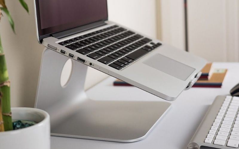 Phụ kiện máy tính xách tay – Giá đỡ laptop